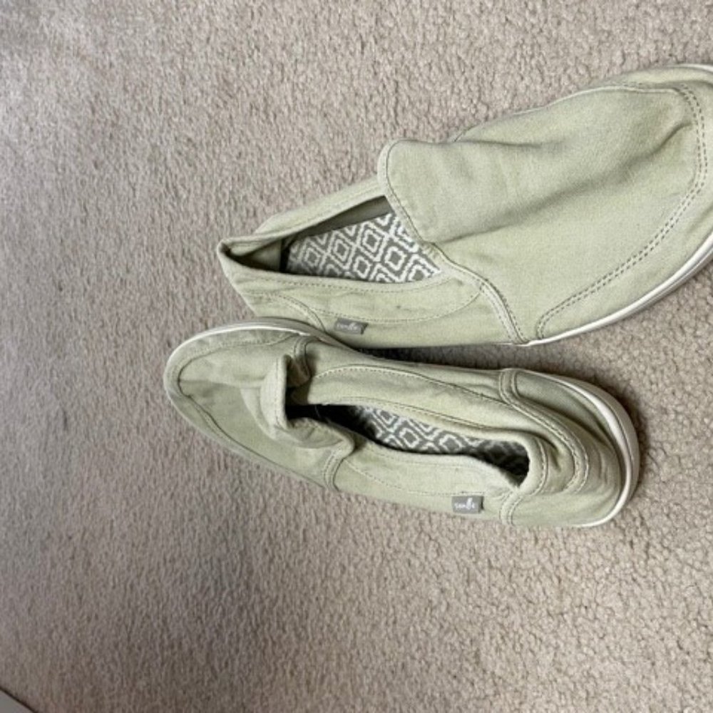 slip on casual shoes